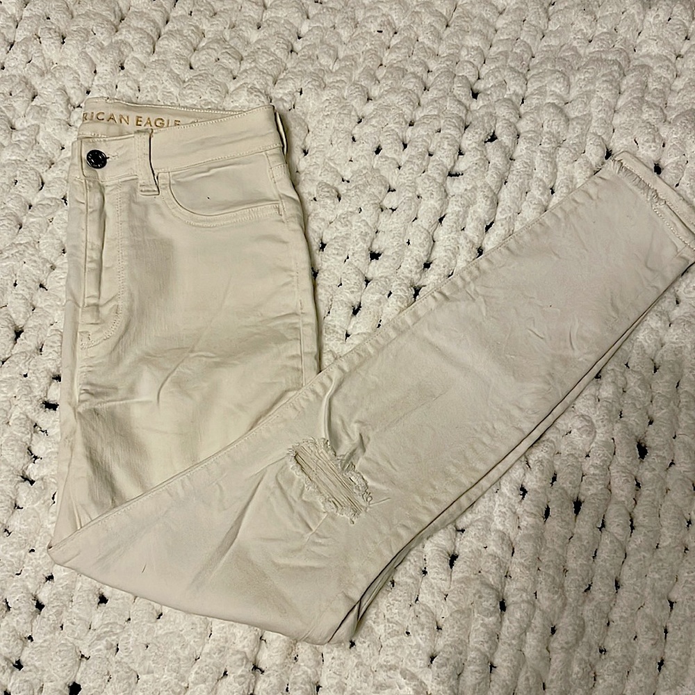 American Eagle white distressed skinny jean